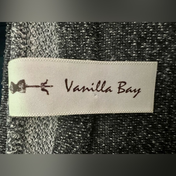 Vanilla Bay Sweatshirt - Picture 4 of 5